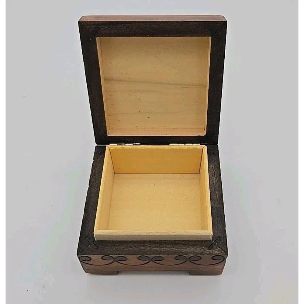 Hand Carved Wooden‎ Trinket Box Hearts Design Rustic 3x3in Vintage Keepsake